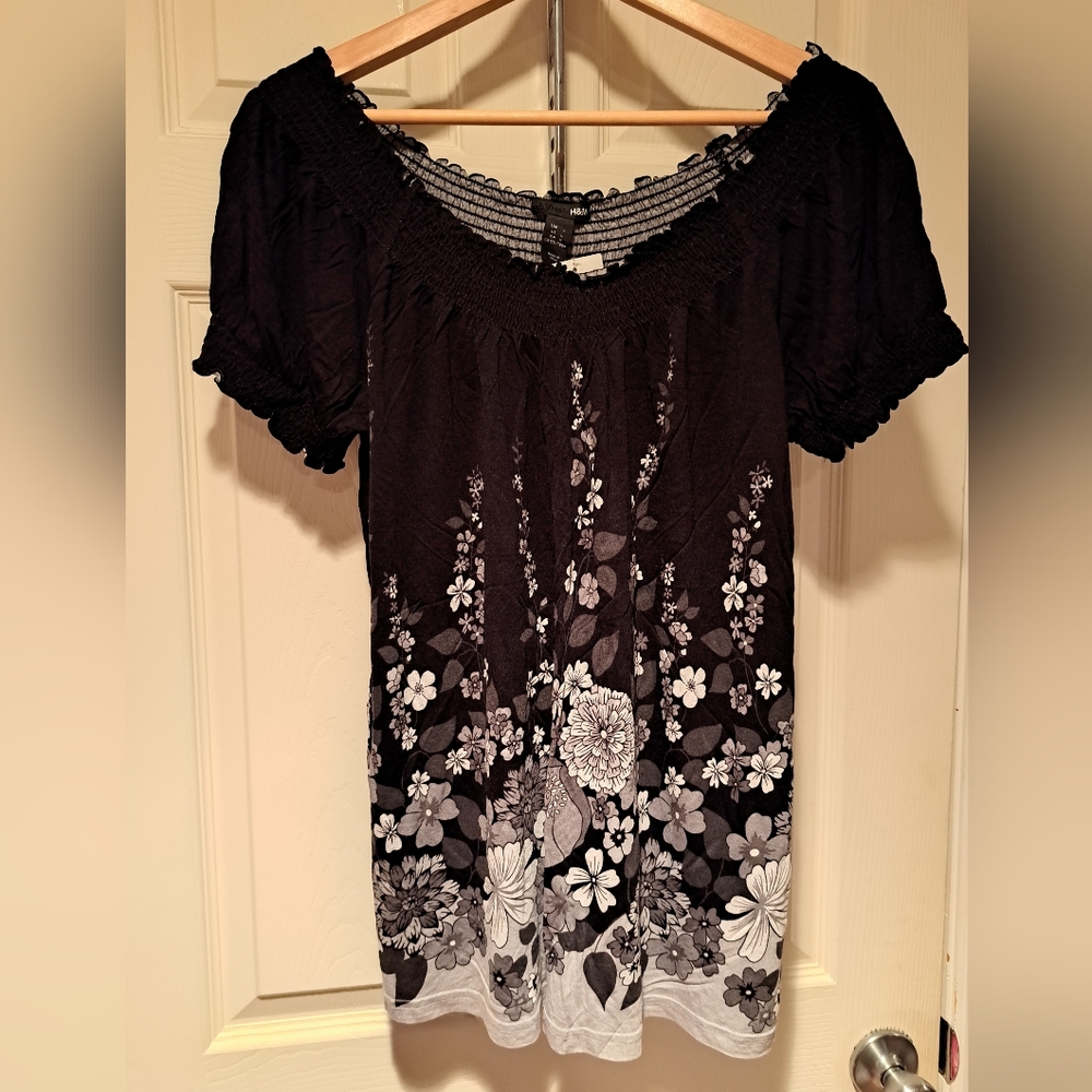H&M Black, Gray, White Floral Top